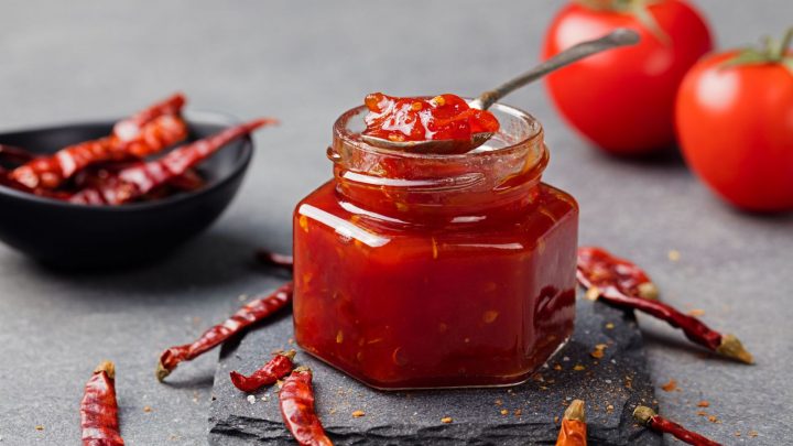 What To Substitute For Sweet Chili Sauce: 11 Ideal Options
