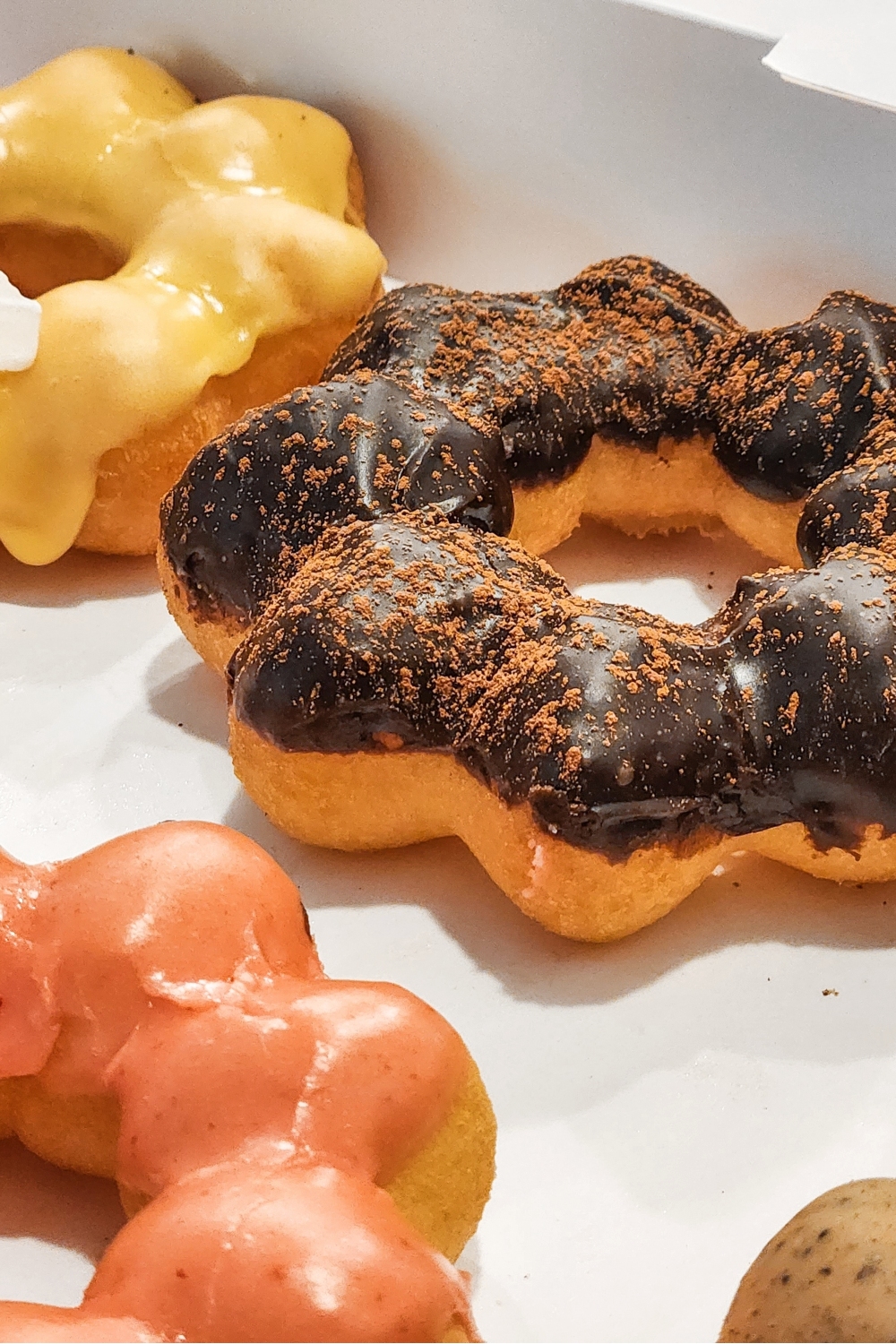 fotografia em grande plano de donuts mochi