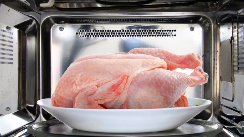 How To Defrost Chicken In Microwave + 6 Tips And Tricks