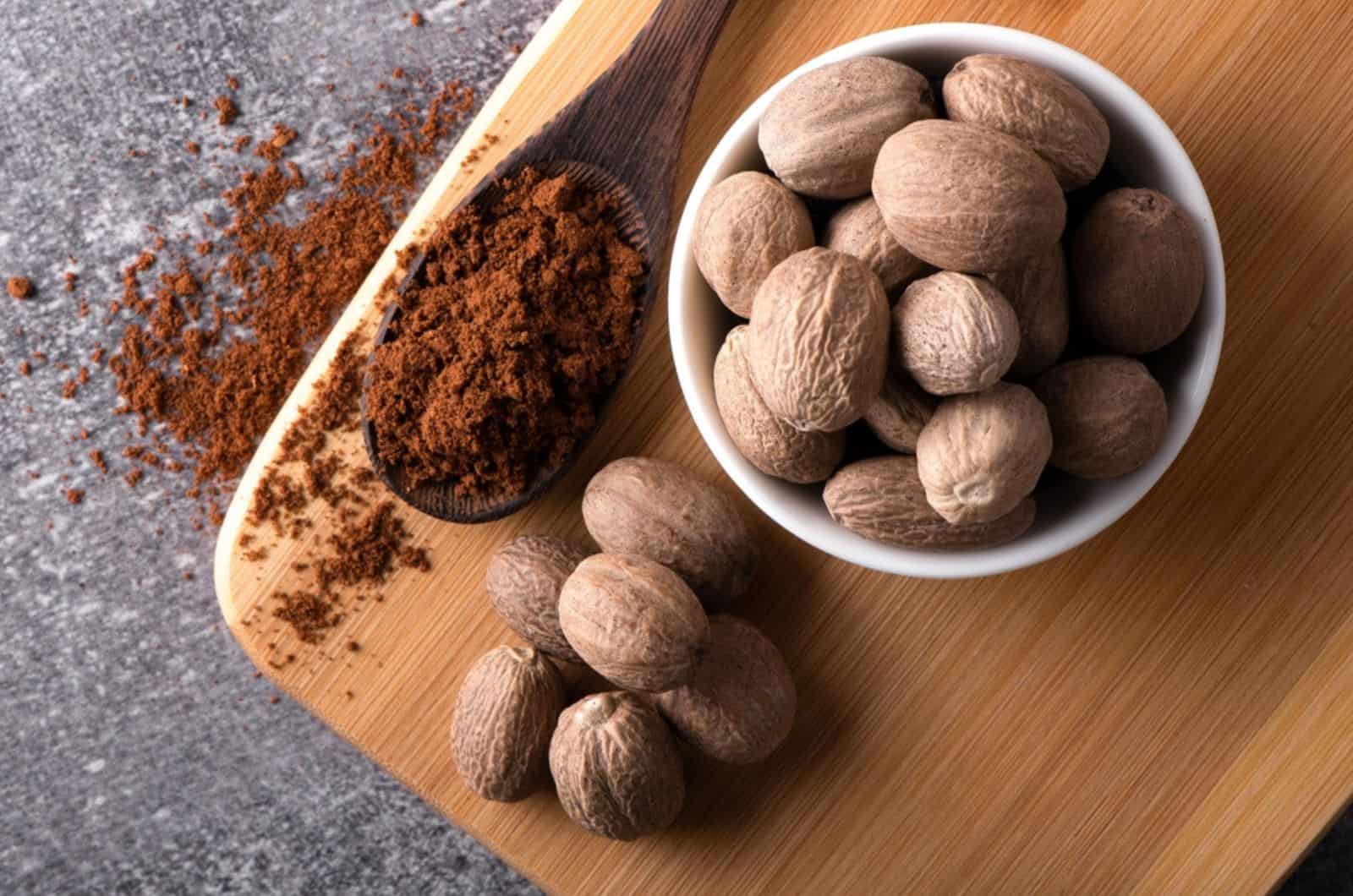 Nutmeg macro in a bowl