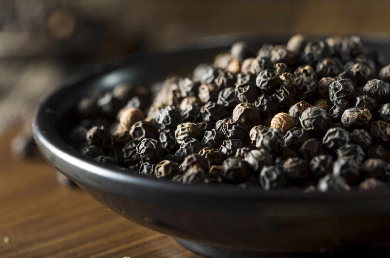 Raw Organic Black Peppercorns