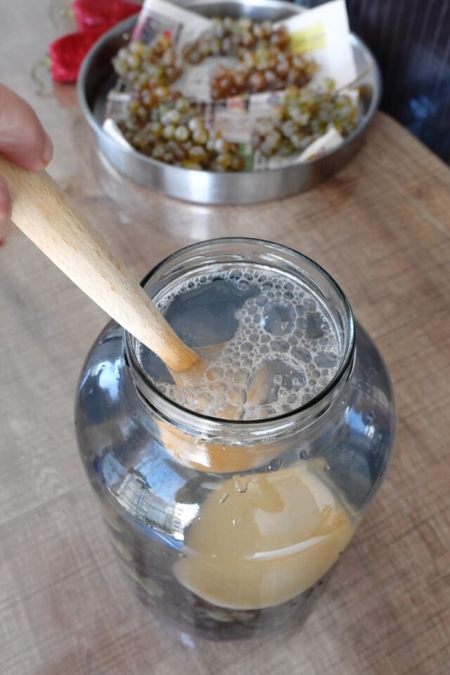 8 Key Differences Between White Vinegar Vs White Wine Vinegar