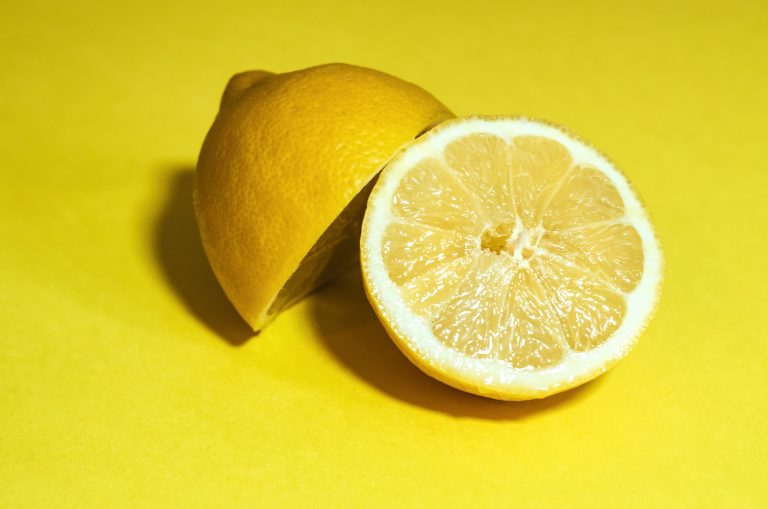 sliced lemon