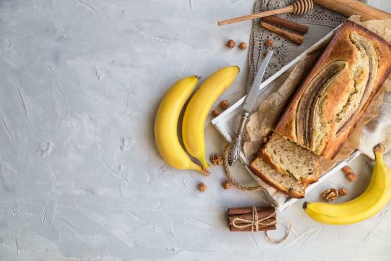 5 Simple Effective Ways On How To Store Banana Bread