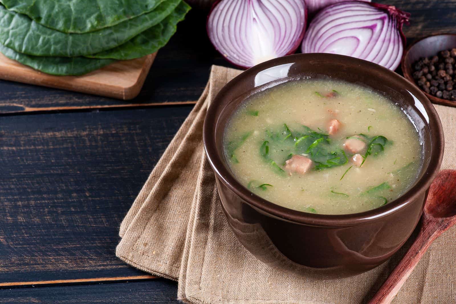 Bouillon de pommes de terre