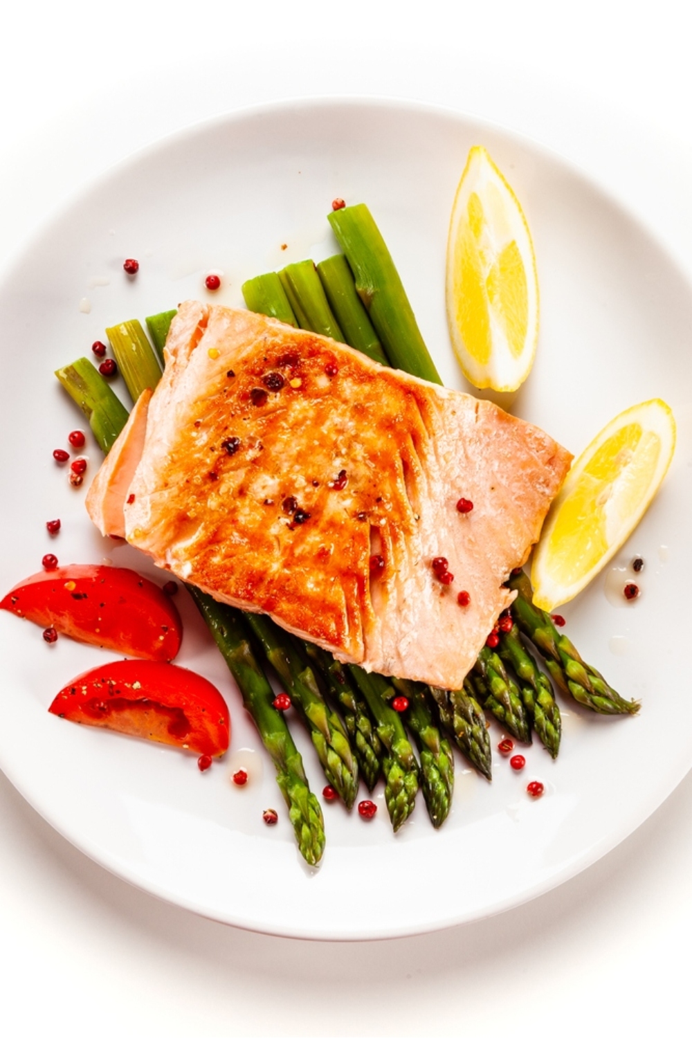 delicious salmon on plate (2)