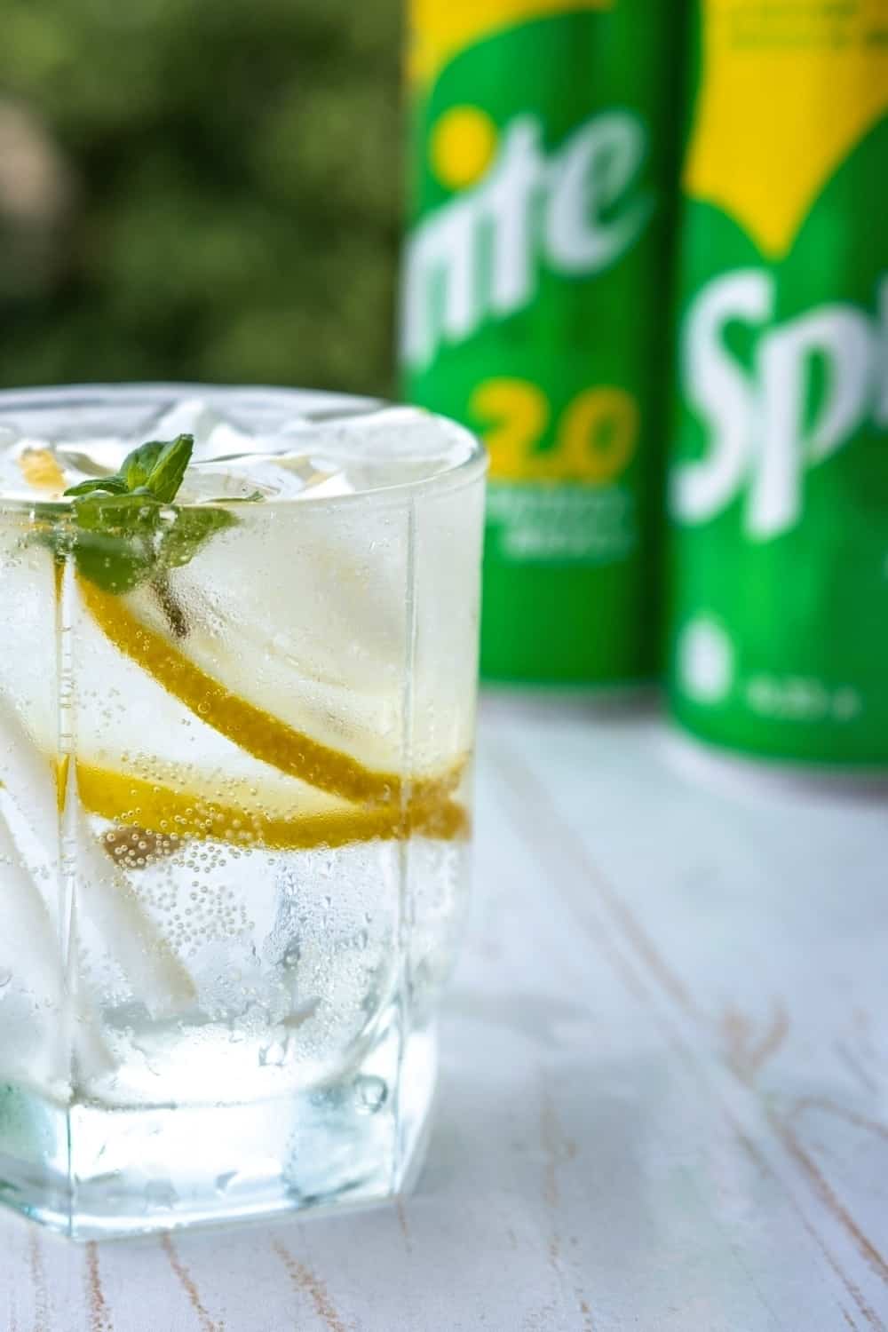 Sprite im Glas serviert