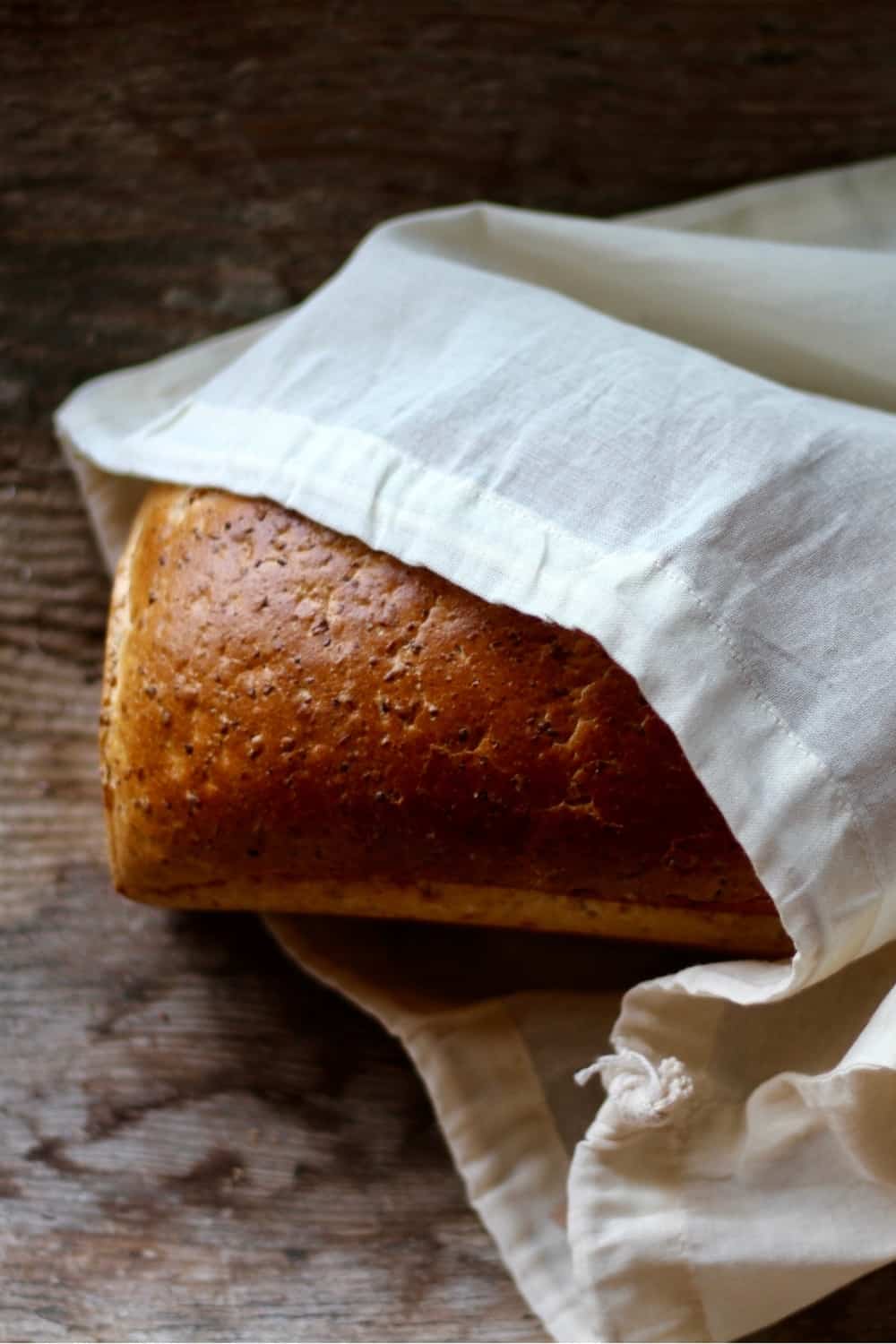 Brot im Brotbeutel aufbewahrt