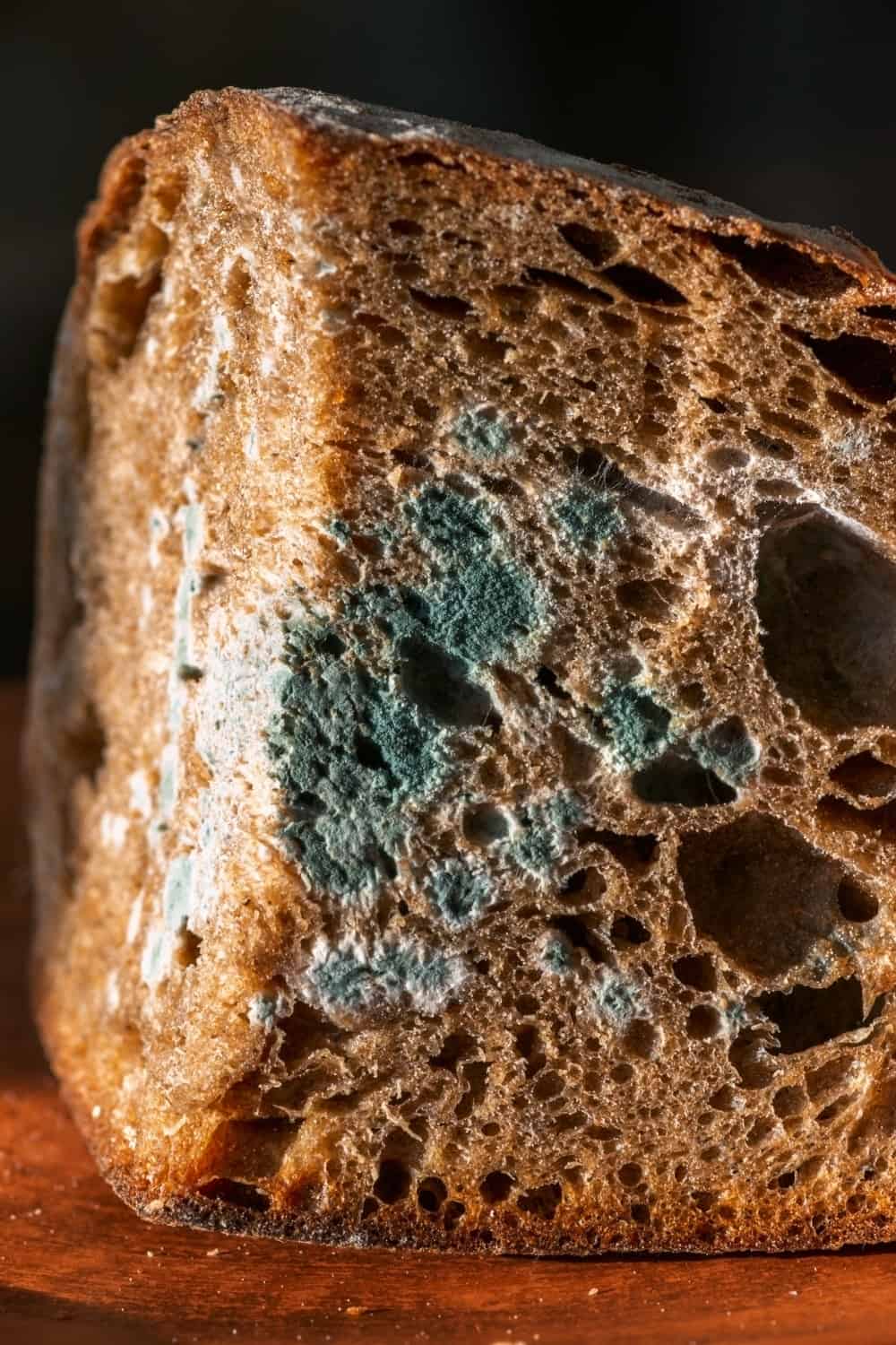 Brot mit Leiste