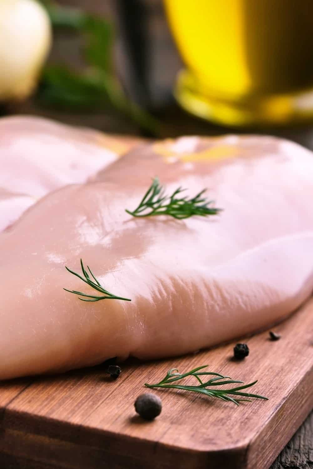 Foto ravvicinata del petto di pollo