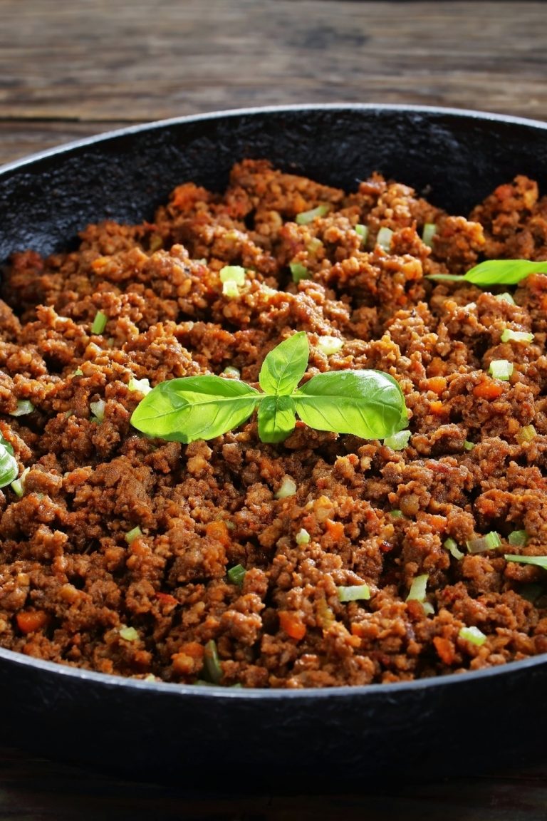 How Long Is Cooked Ground Beef Good For? + Spoilage Signs