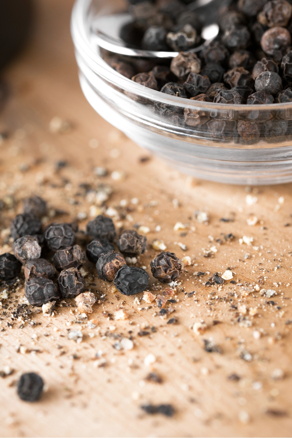 Cracked Black Pepper And Its Secret Aromatic Powers