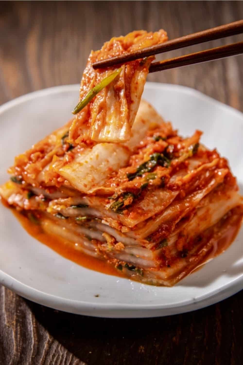 comer kimchi con palillos