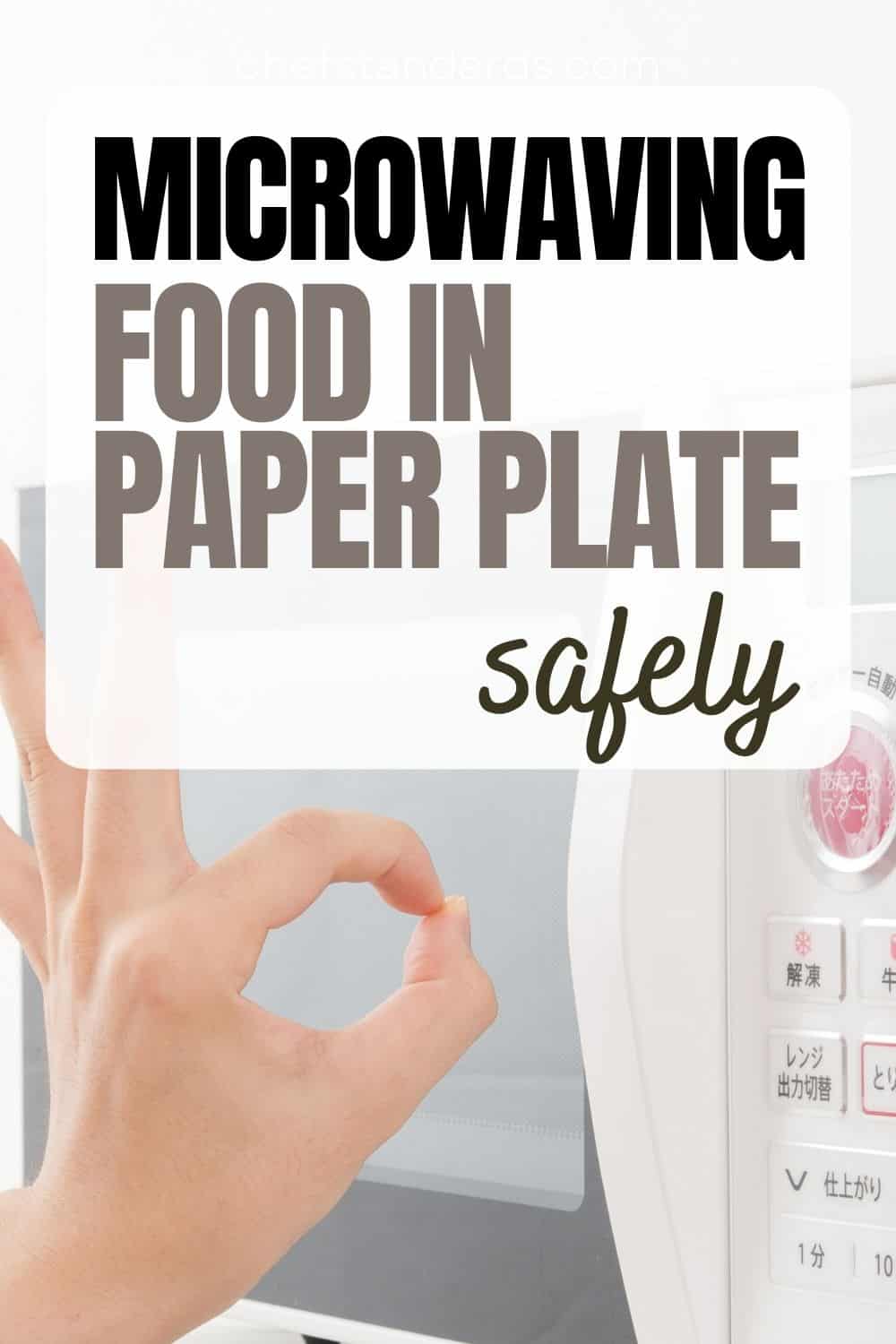 ¿Se pueden calentar platos de papel en el microondas sin peligro?