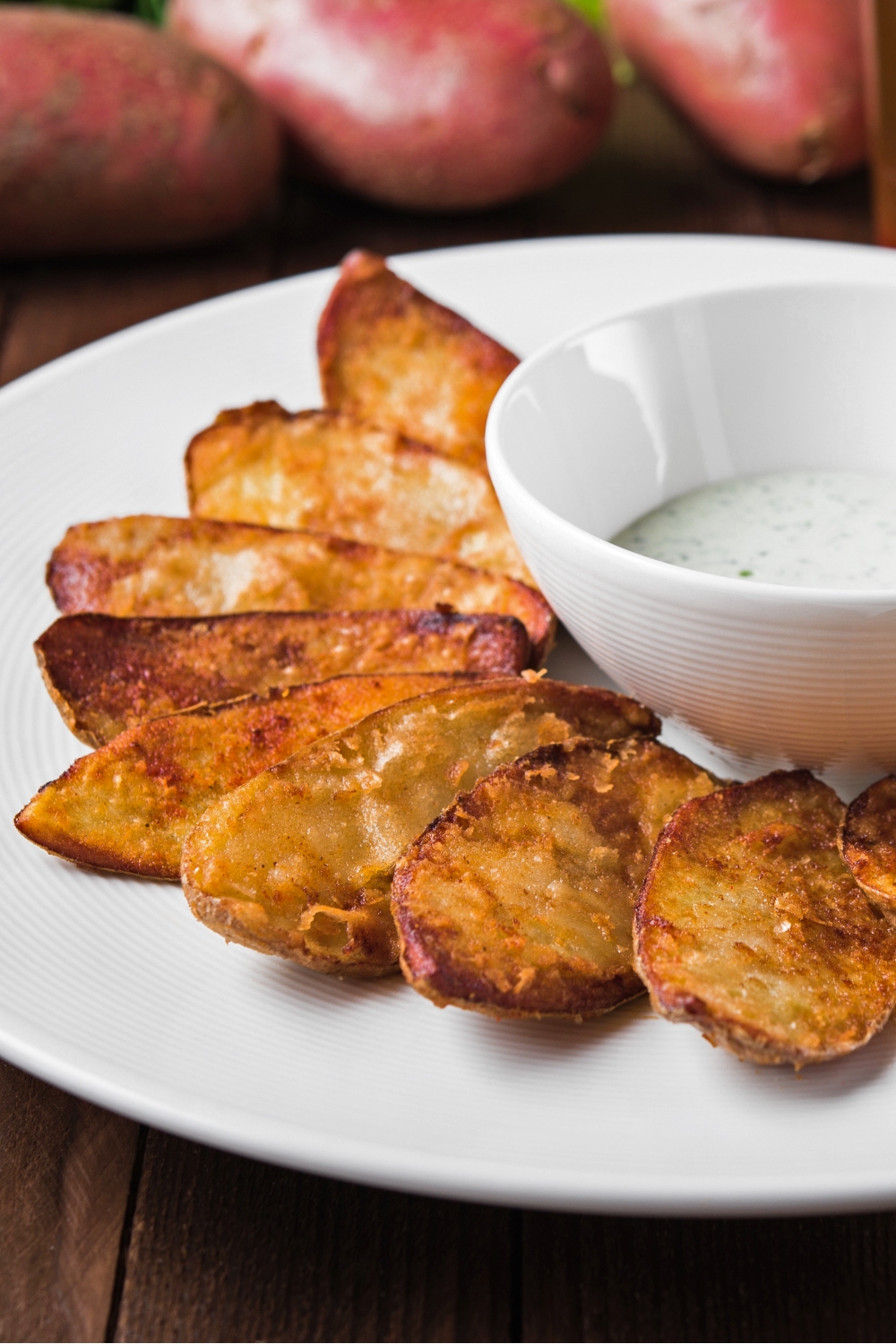 patatas asadas en un plato