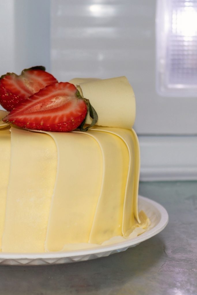 How Long Does Cake Last In The Fridge? + Cake Storage Tips