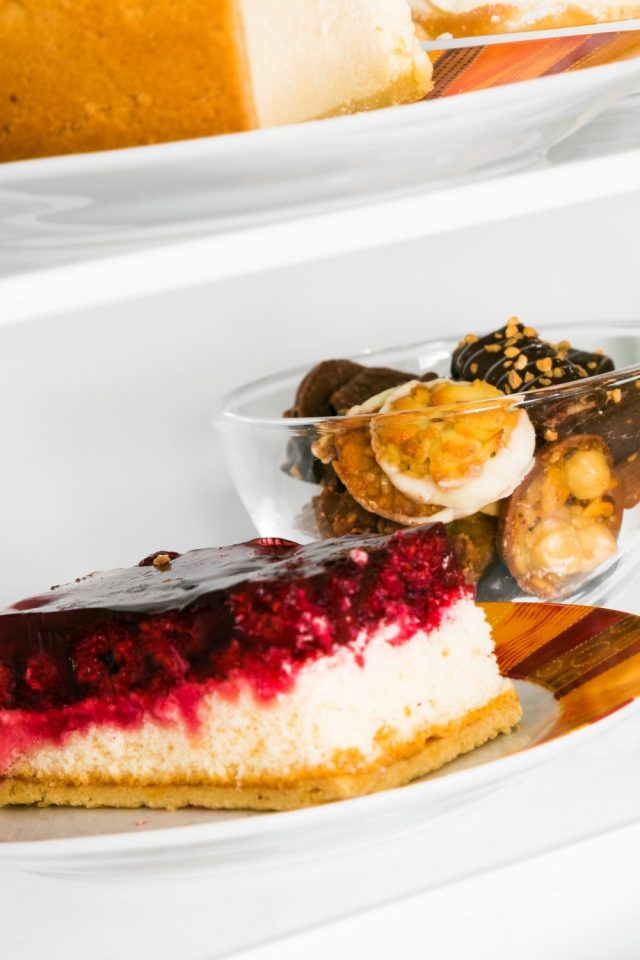 How Long Does Cheesecake Last In The Fridge? + Storage Tips