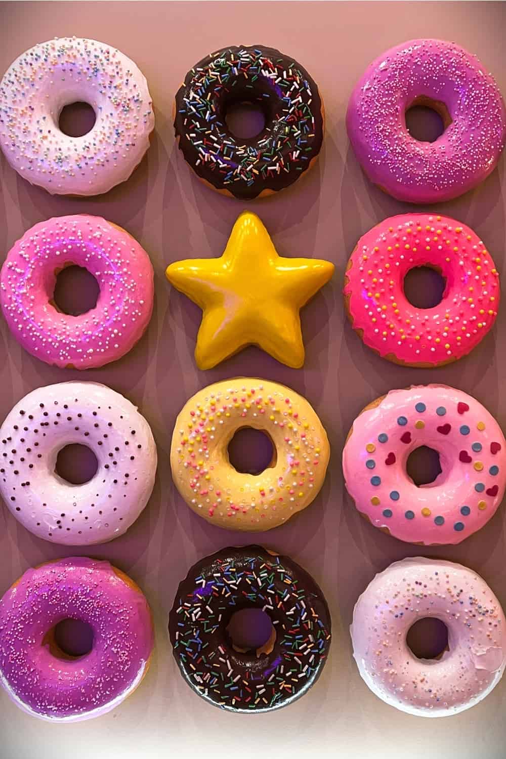 deliciosos donuts de tarta de colores