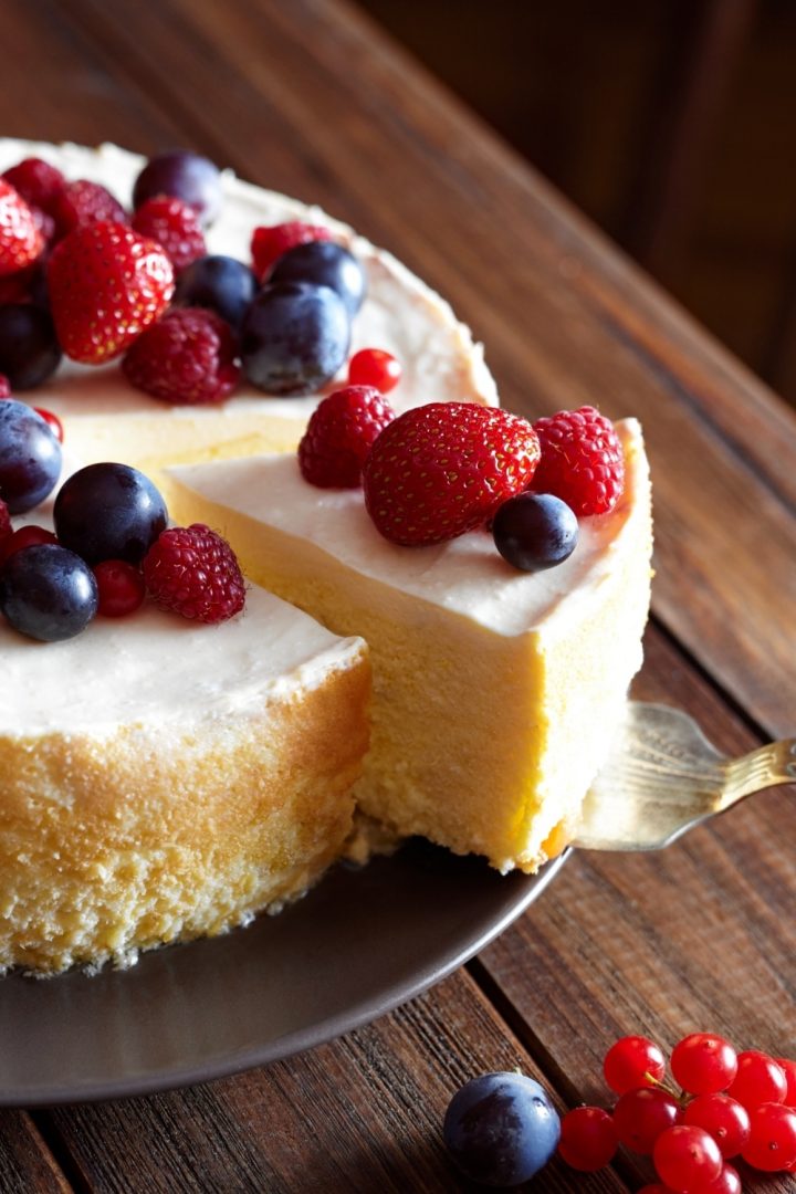 How Long Does Cheesecake Last In The Fridge? + Storage Tips