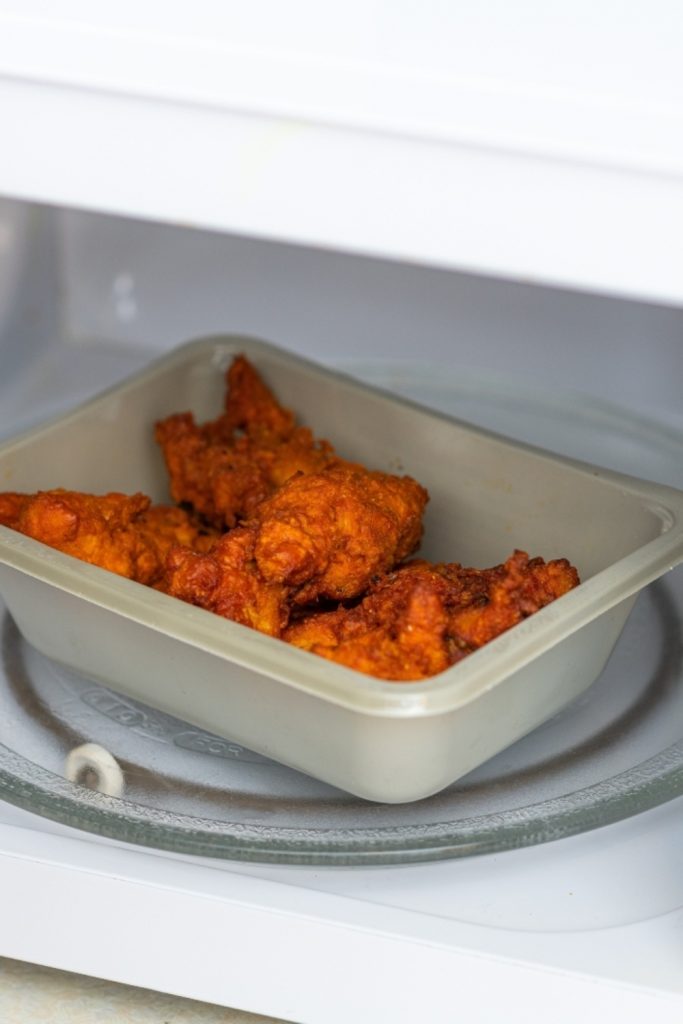 Can You Microwave Paper Plates And Keep Things Safe?