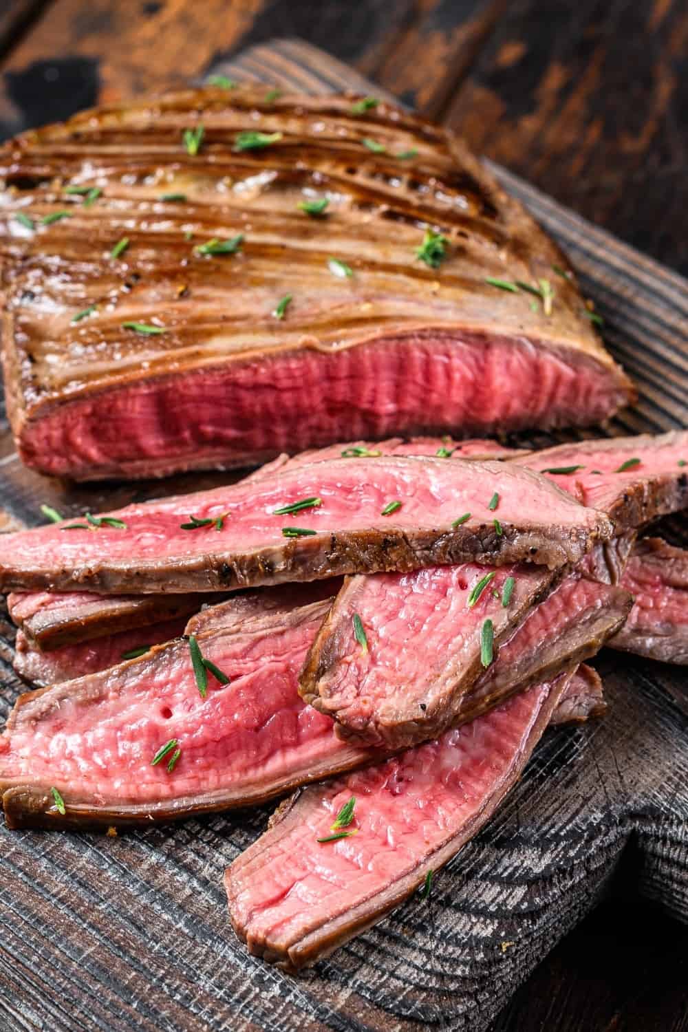 16 Mouth-Watering Substitutes for Flank Steak To Enjoy