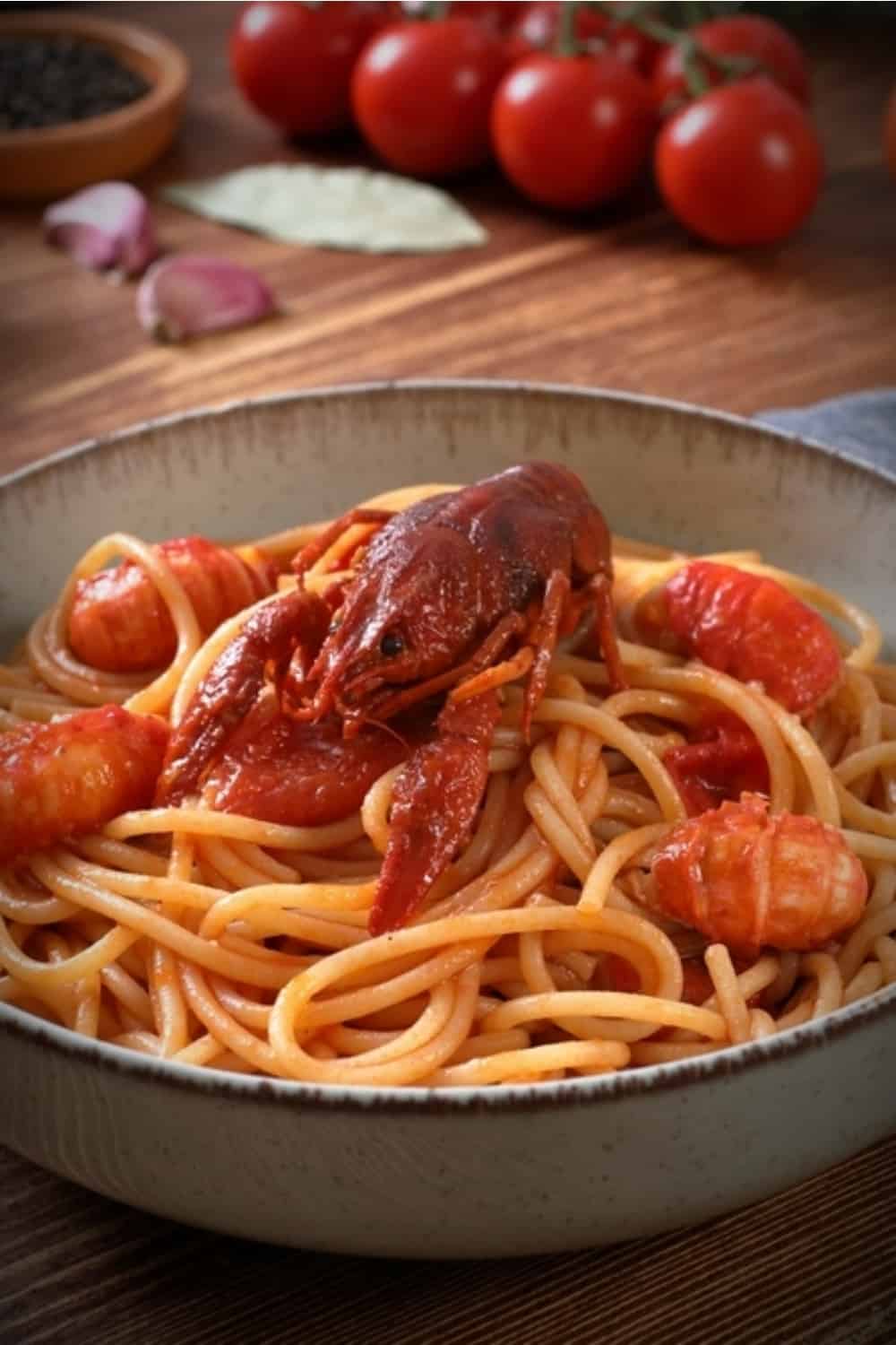 deliziosi gamberi con spaghetti al piatto