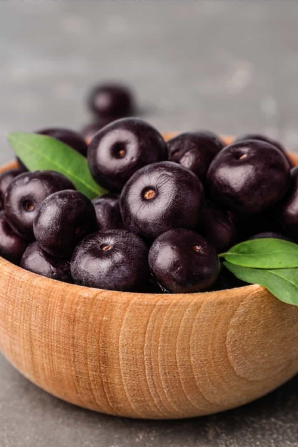 Açaí numa taça de madeira