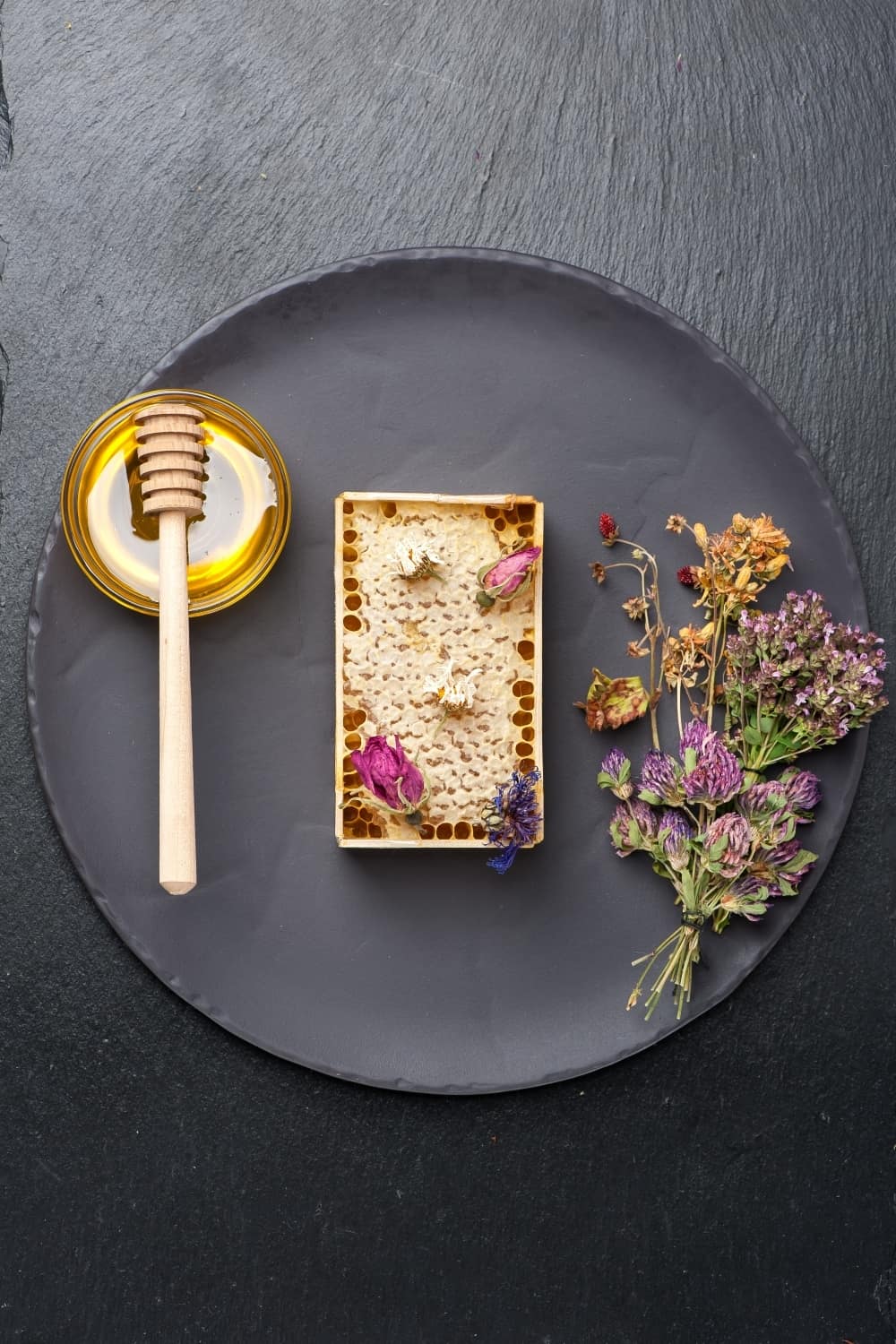 Honey, honeycomb and dried herbs