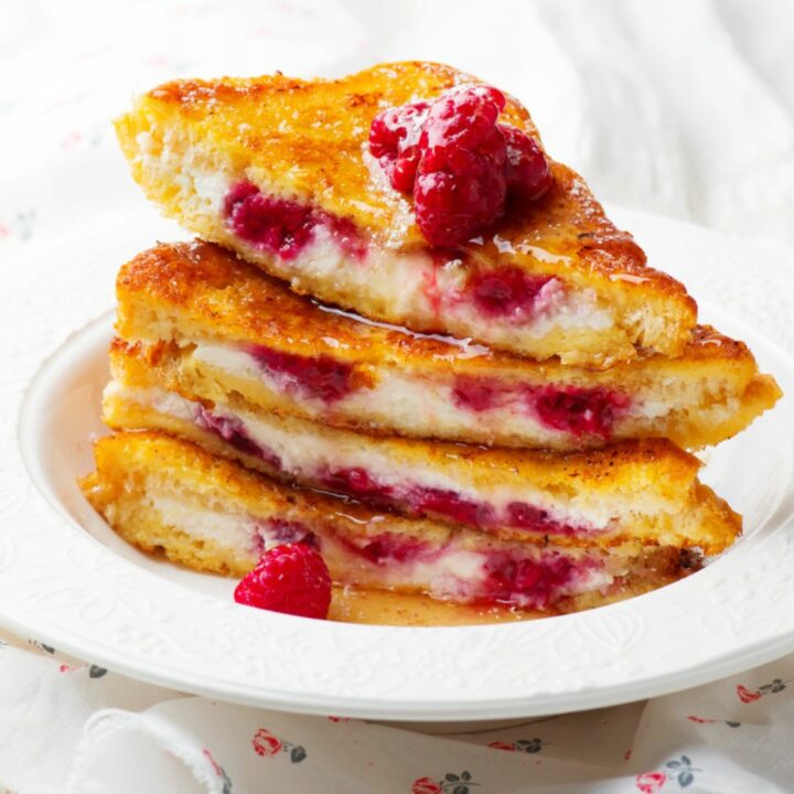 Torrijas rellenas de ricotta y miel