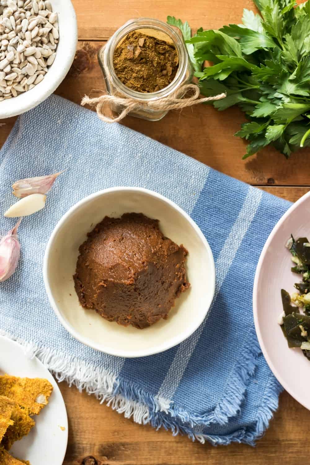 Pasta de missô feita de grãos de soja fermentados com sal