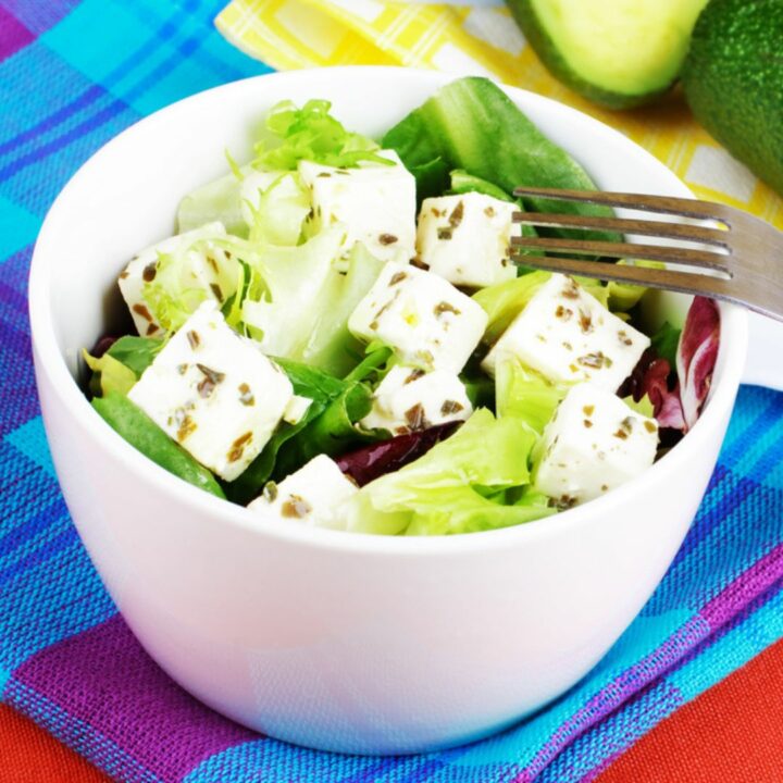 Einfacher und leckerer Feta-Käse-Salat