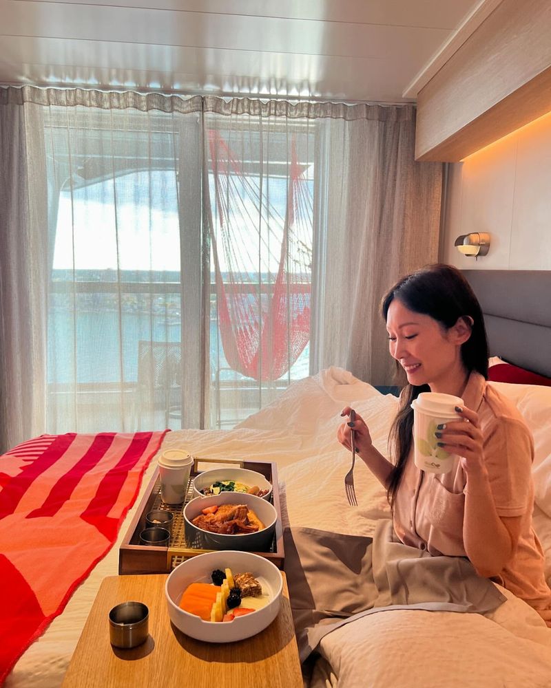 #14: Yes, People Actually Smuggle Food Back to Their Rooms