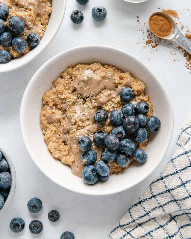 Quinoa Breakfast Bowl