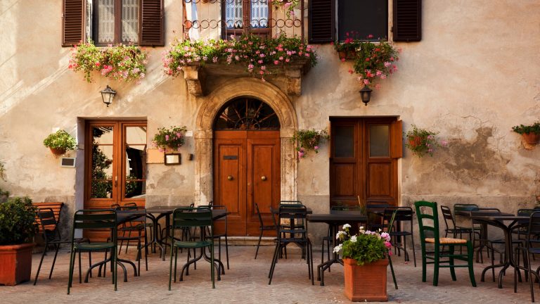 World’s Smallest Restaurants