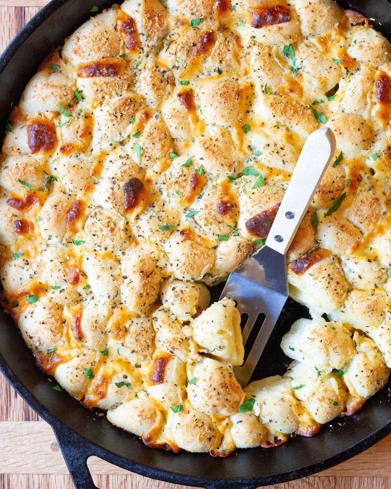 Cheesy Garlic Pull-Apart Bread