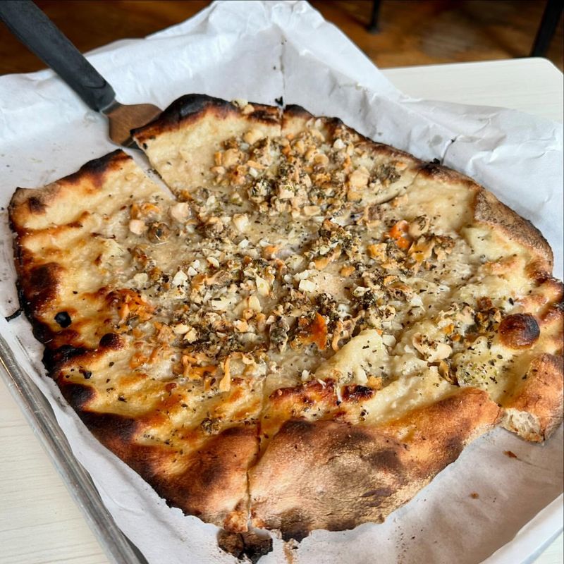 Connecticut – Clam Pizza