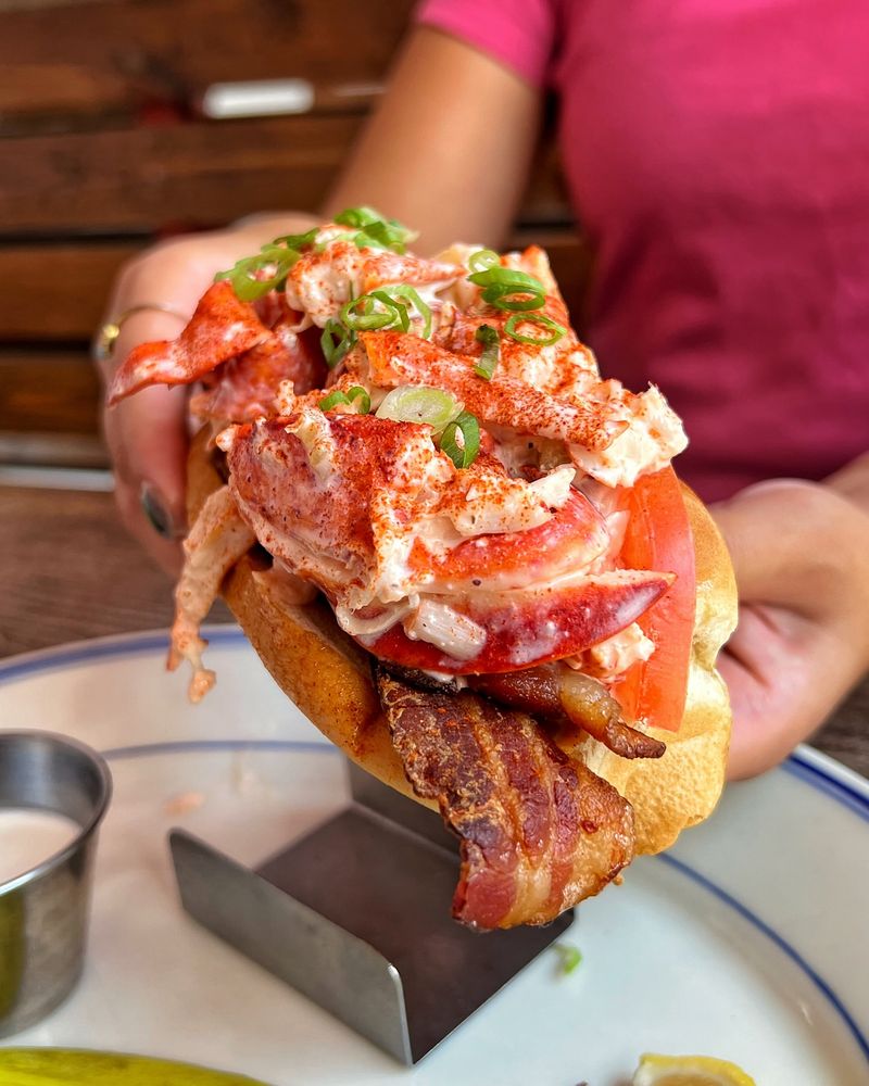 Connecticut: Bacon Lobster Roll
