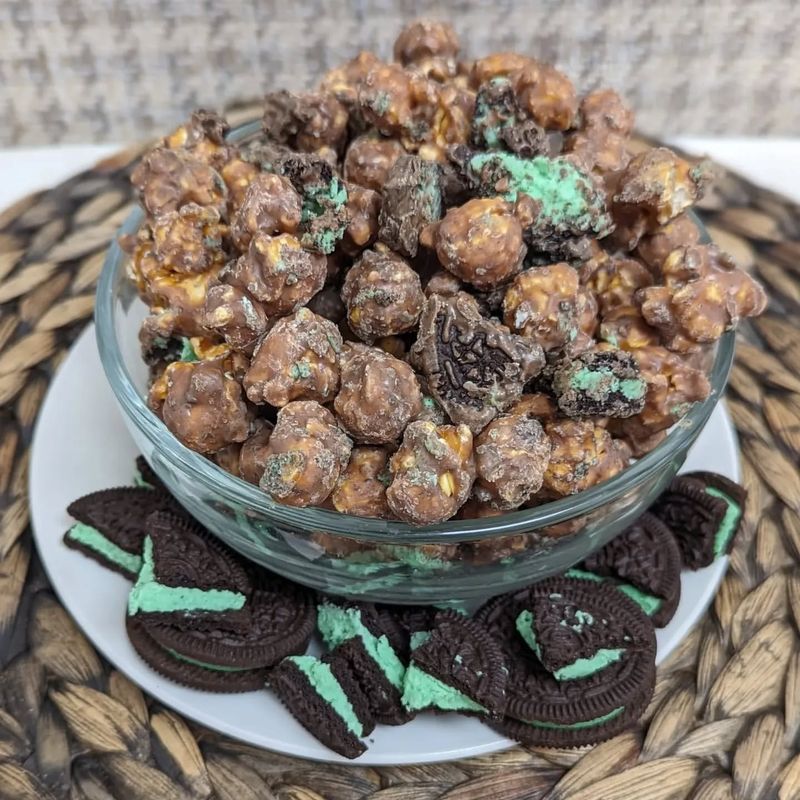 Mint Chocolate Popcorn
