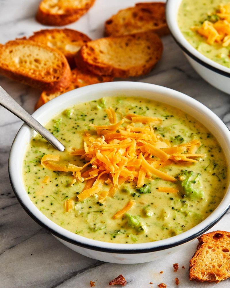 Rich Broccoli Cheddar Soup