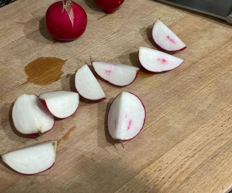 Turmeric Radish Slices