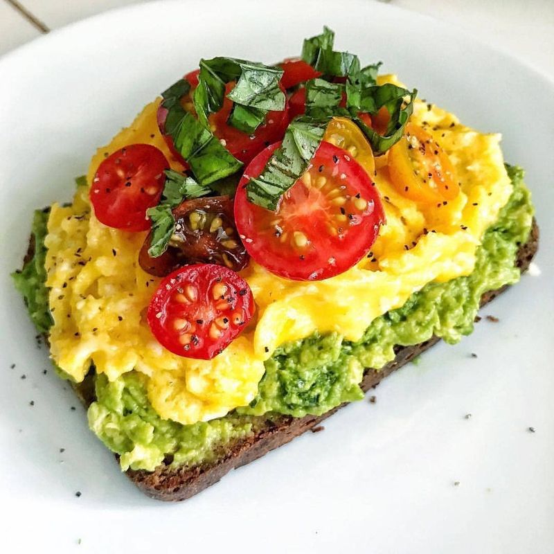 Avocado Toast with Tomato