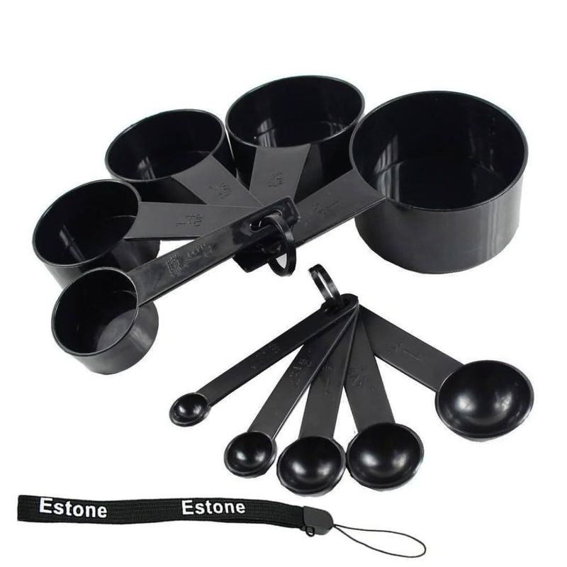 Black Plastic Measuring Cups