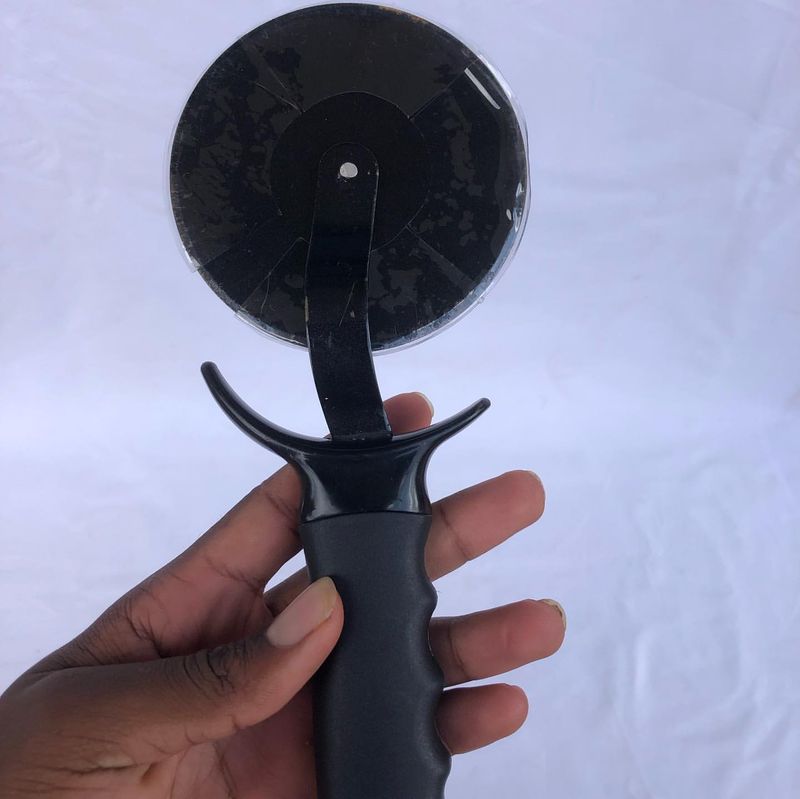 Black Plastic Pizza Cutter