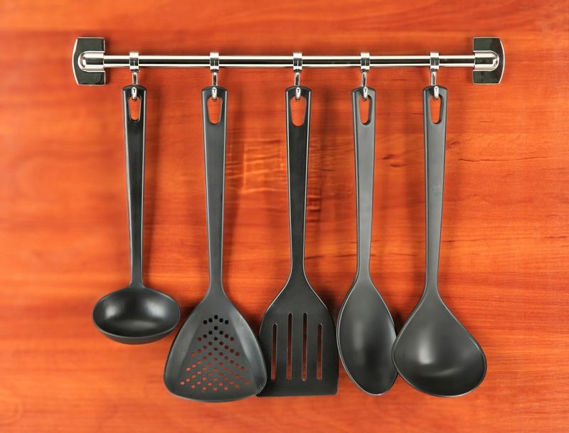 Black Plastic Tongs