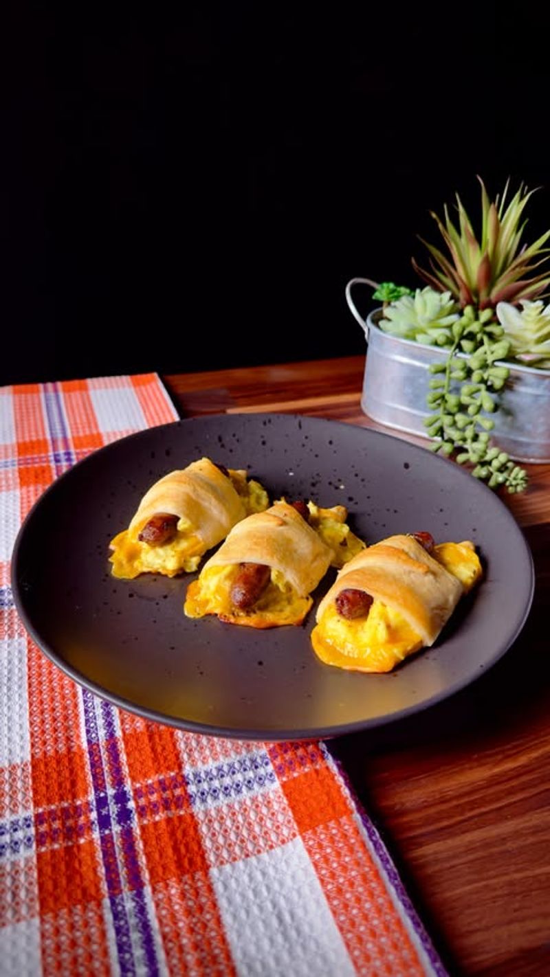 Breakfast Crescent Roll-Ups