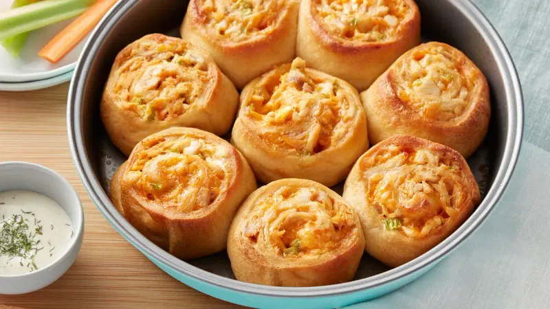 Buffalo Chicken Crescent Ring
