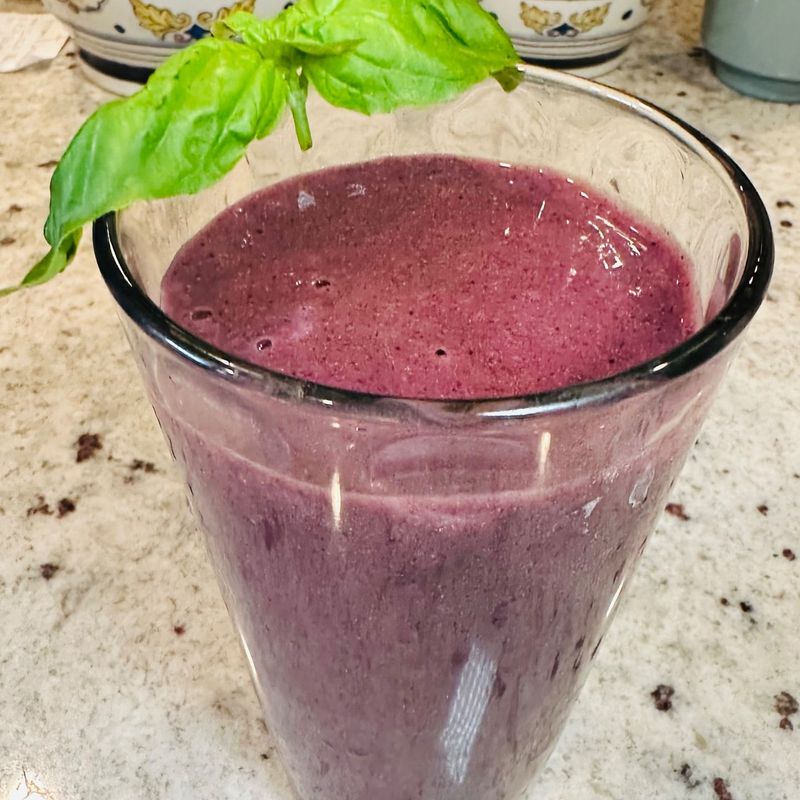 Cabbage and Blueberry Smoothie