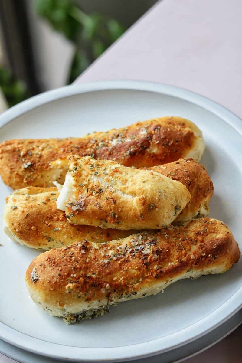 Cheesy Garlic Breadsticks