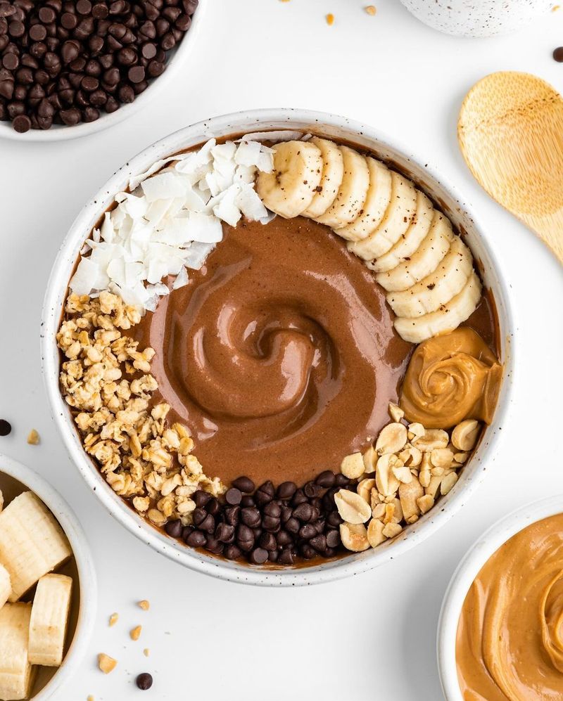 Chocolate Peanut Butter Smoothie Bowl