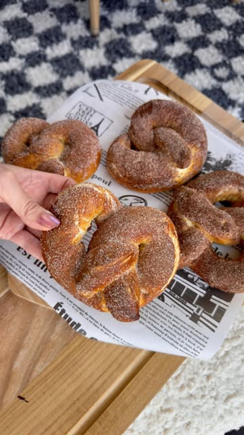Cinnamon Sugar Pretzel